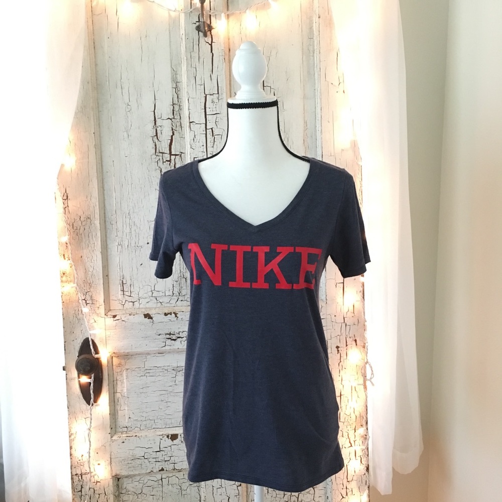 🍋Nike | nike v-neck tee